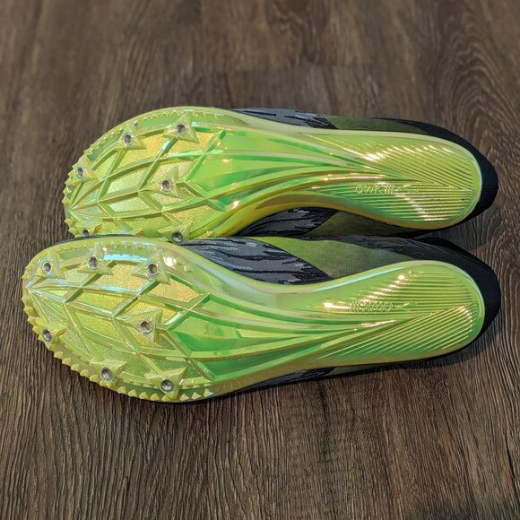 NEW! Brooks Track Running Shoes - QW-K v4 - Picture 3 of 5